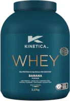 Kinetica Whey Protein Pulver Banane 2,27kg, Whey Protein, 23g Protein, 76 Portionen inkl. gratis Messbecher, Eiweißpulver, Whey Protein Pulver aus EU Weidehaltung, Super Löslichkeit u. reiner Geschmack
